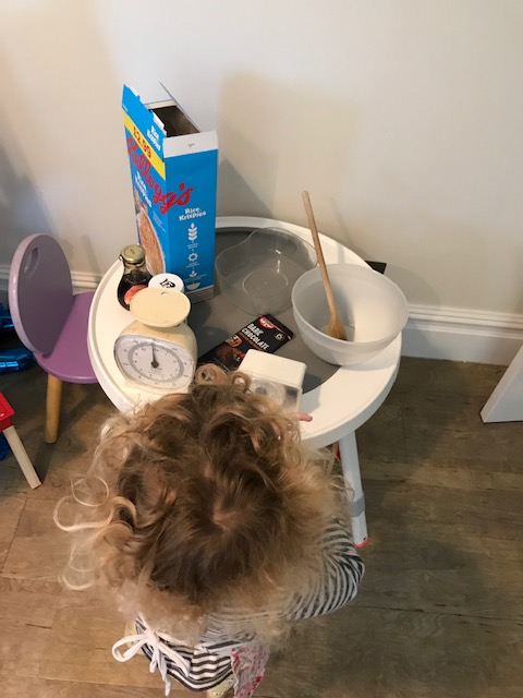 Ingredients for vegan peanut butter and chocolate rice krispie cakes 